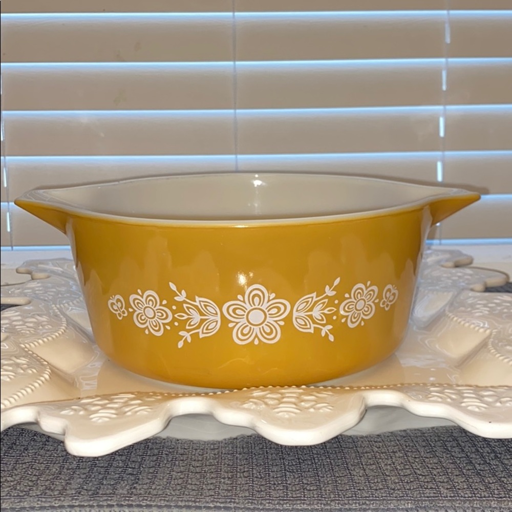 Vintage 1960’S PYREX Cinderella Casserole Dish